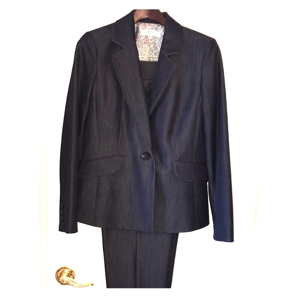 Like New. Kasper Denim Style Pant Suit.